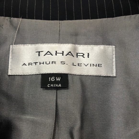 Tahari 16W in perfect condition jacket suit - Picture 2 of 5